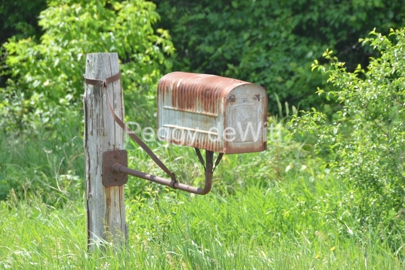 Mailbox Rusty Northport #3301