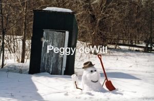 Snowman-Outhouse-414.jpg