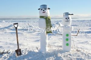 Snowmen-Sandbanks-Shovel-3505.jpg