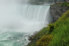1_Niagara-Falls-Flowing-2215