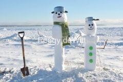 Snowmen-Sandbanks-Shovel-3505