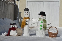 Snowmen-Garage-3837